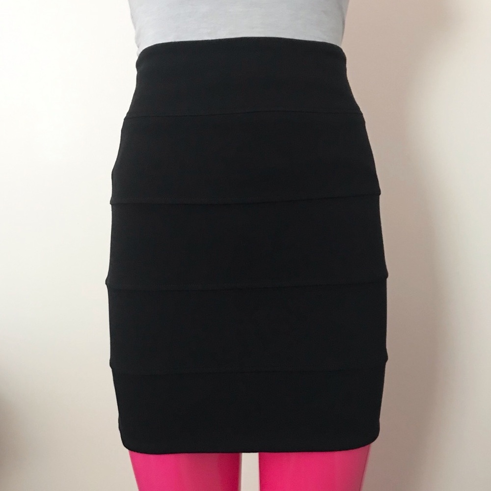Aritzia Talula Black Panel Bodycon Mini Skirt NWOT